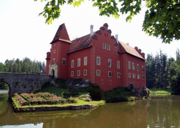zamek cervena lhota