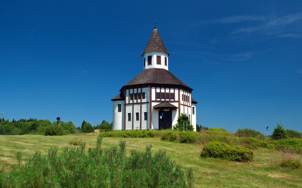 kostel Korenov