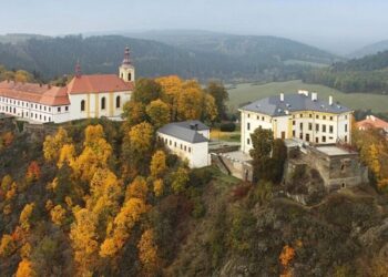 rabstej nad strelou
