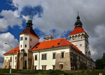 zamek smecno