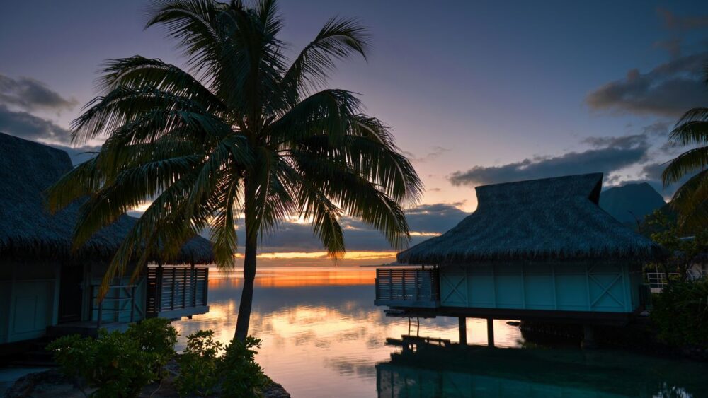 Francouzská Polynesie při západu slunce