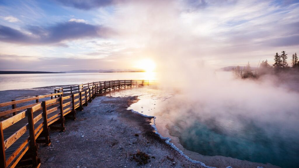yellowstone jezero vulkan yellowstone jezero vulkan
