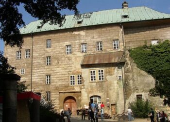 hrad houska