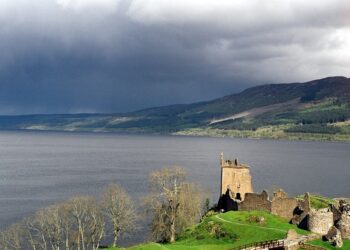 jezero loch ness