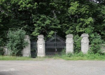 ustavni hrbitov Bohnice