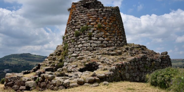 nuraghe-sardinie