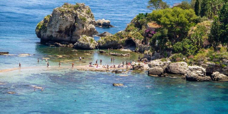 taormina-isola-bella-ostrov