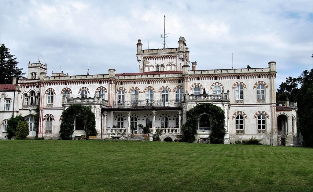 zamek-jevisovice zamek-jevisovice