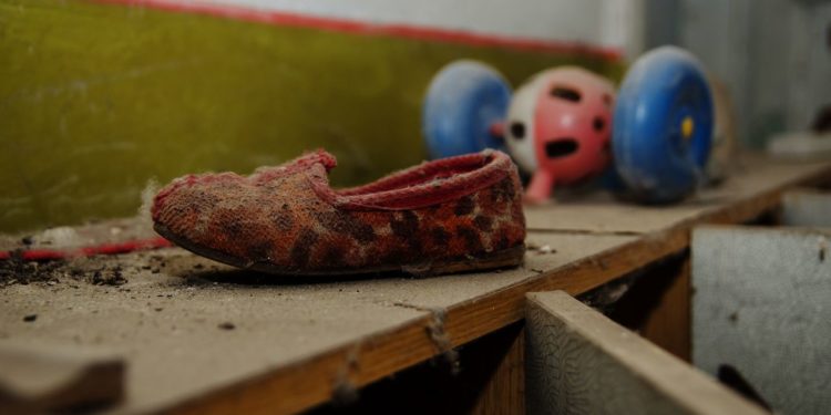 detska-bota-v-opustene-skolce-pripyat-ukrajina
