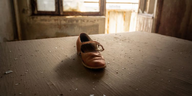 divci-bota-v-pokoji-pripyat