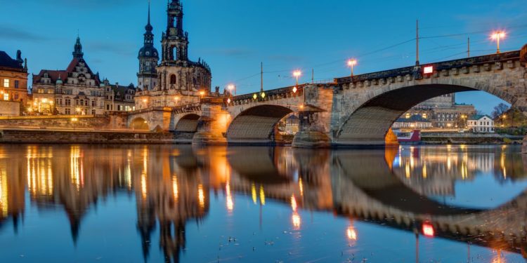 hofkirche-a-most-v-drazdanech