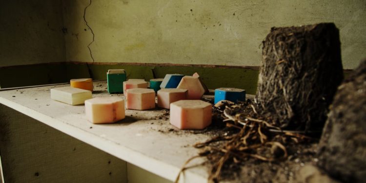 interier-budovy-ve-meste-pripyat-u-cernobylu