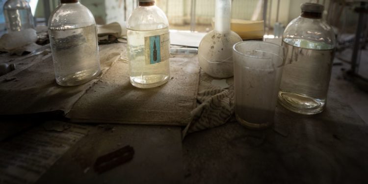 lahve-mediciny-v-nemocici-pripyat