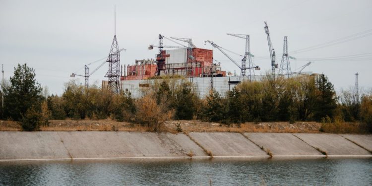 prumyslova-zona-cernobyl-ukrajina
