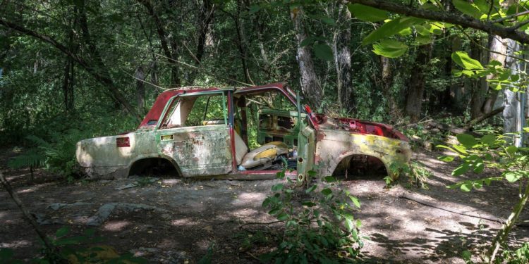 zalissya-u-cernobylu-opusteny-vuz