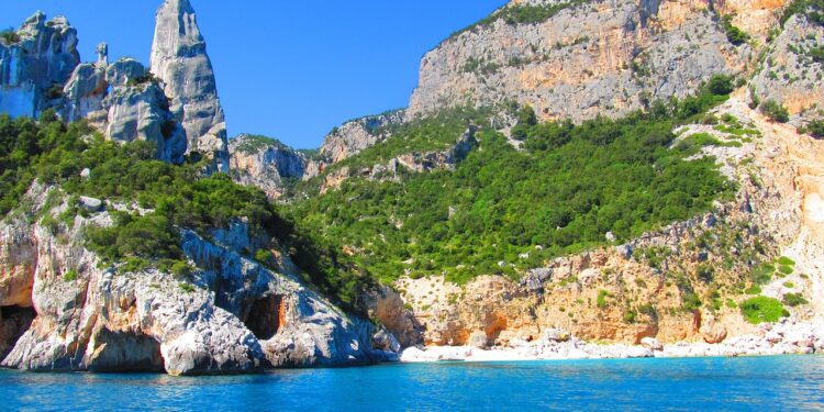 giglio-di-mare-sardinia-516860-1280
