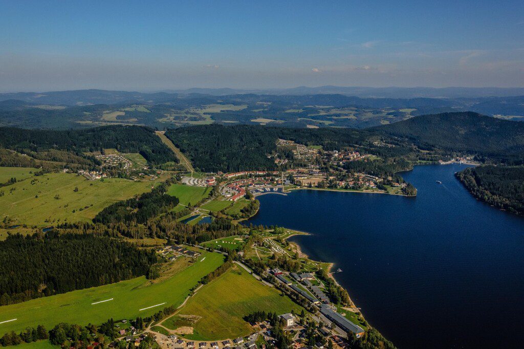 lipno jirkamanek-june-5191797-1280