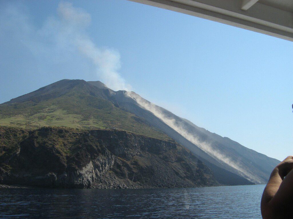 stromboli dagovinc-sicily-177871-1280