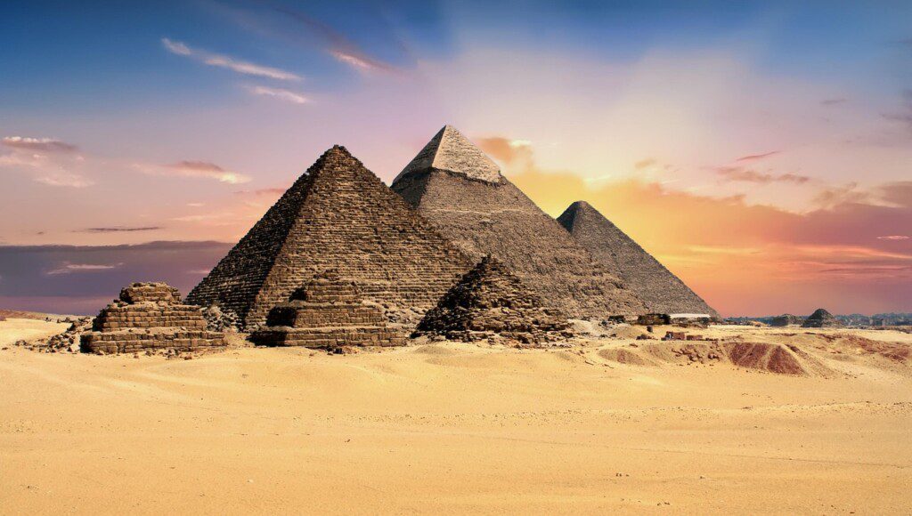 giza egypt thedigitalartist-pyramids-2159286-1280